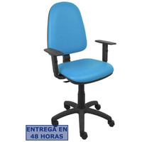 PIQUERAS Y CRESPO Silla Aýna similpiel azul claro brazos regulables PIQUERAS Y CRESPO Silla Aýna similpiel azul claro brazos regulables