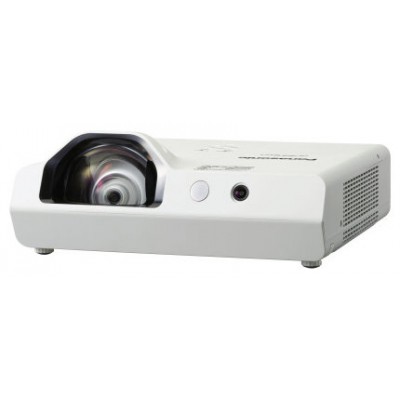 PANASONIC PROYECTOR (PT-TW381R) SHORT THROW / BRILLO 3300 / TECNOLOGÍA 3LCD / RESOLUCIÓN WXGA / ÓPTICA 0.46:1 / 1LAMP / UP TO 20.000HRS LAMP LIFE / 20,000:1 CONTRAST RATIO / LÁMPARA ET-LAL510 (Espera 4 dias)